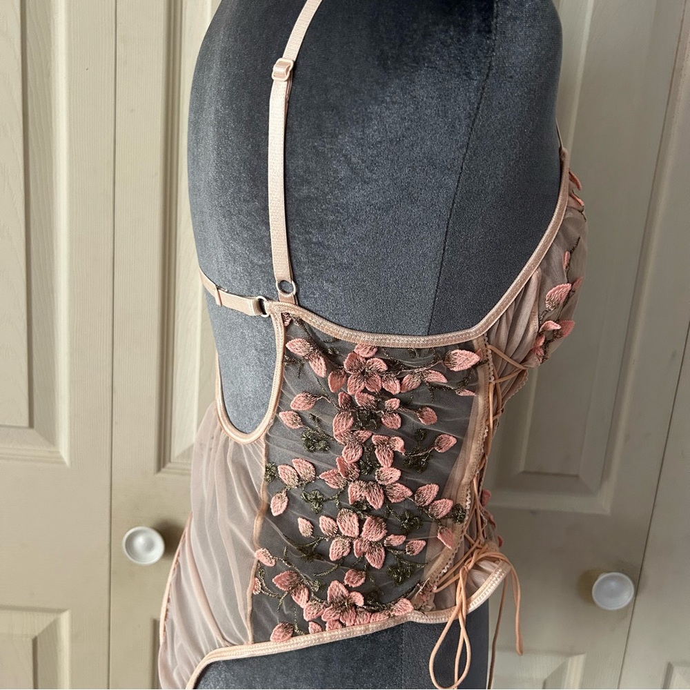 Floral Embroidered Bodysuit in Pink/cream - Picture 5 of 8